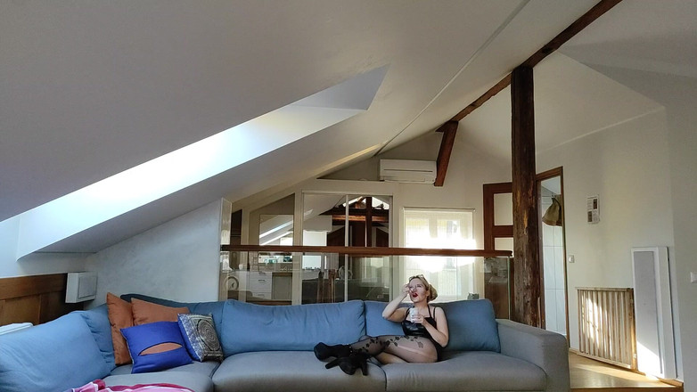 FinDom Goaldigger: Okulary Bogini - Oprawiona transformacja feminizacji dla Paypig Sissies Clip autorstwa...