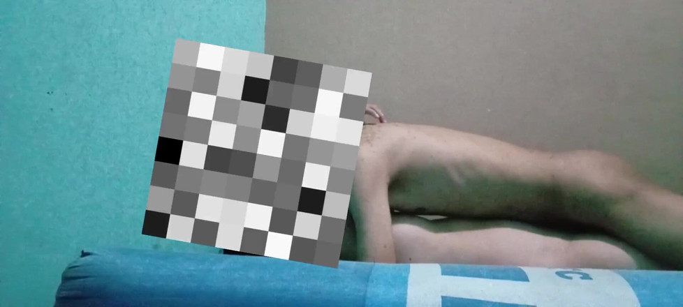 Famly sex: Kamarádka při návštěvě jejího penzionu