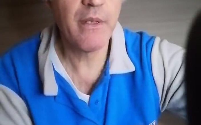 Setesesso7: Můj tvrdý penis je hlavním aktérem spolu s koulemi oteklým...