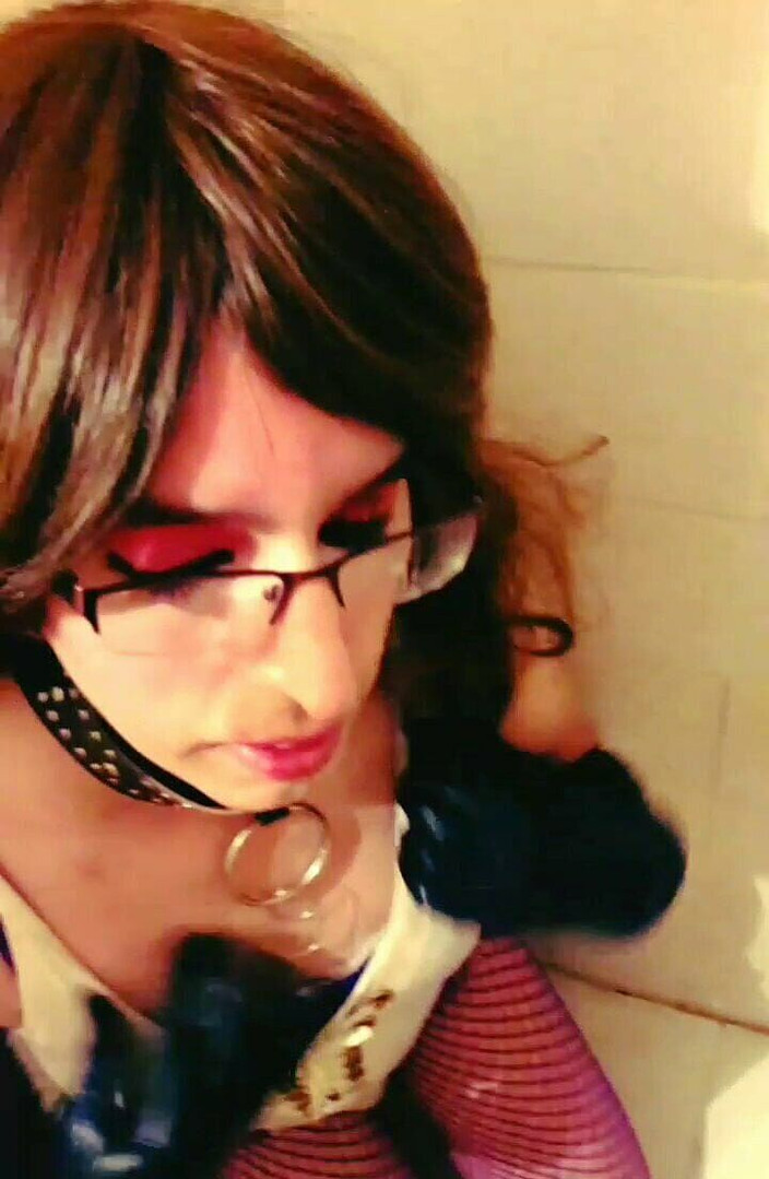 Tammy sissy slave: Sissy si užívá chcaní ve svém těle