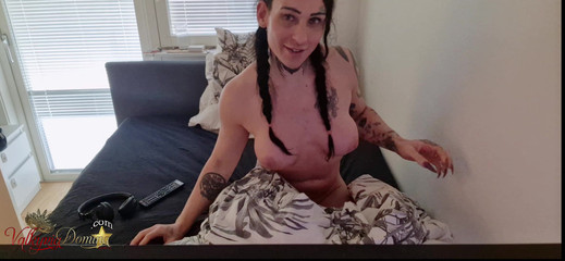 Valkyria Domina: Uyanıyorum ve en sevdiğim edepsiz pornoyu izliyorum!