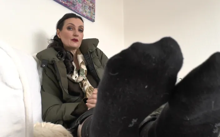 Lady Victoria Valente: Pamper Your Owner - the Black Socks in a Short Break...