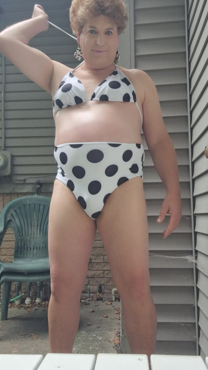 Victoria Lecherri: Desnudarse Y Aceitarse Afuera!