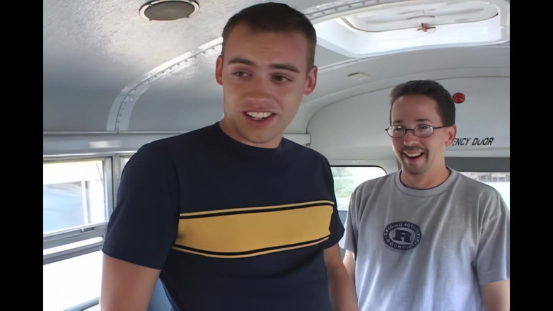 Pornobello: Ешлі Блю: Молода, спрагла сексу, трахкана двома великими членами