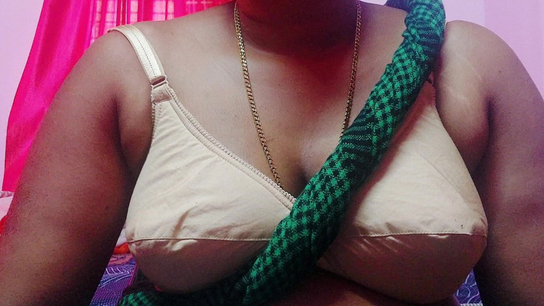 Desi Mohini: Indiana madrasta Mohini sexo com meio-irmão
