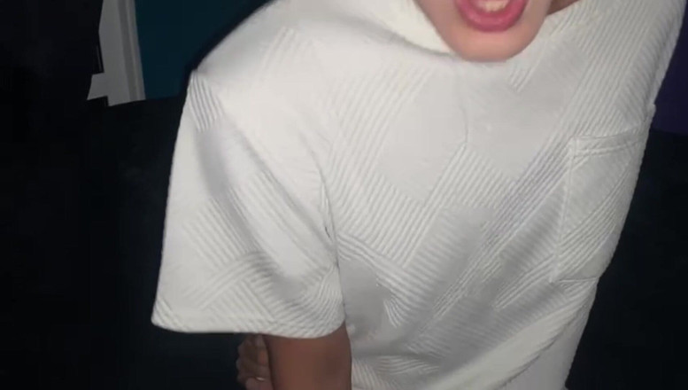 KenPrince: Femboy je doma sám a volá muži, kterého potkal na...