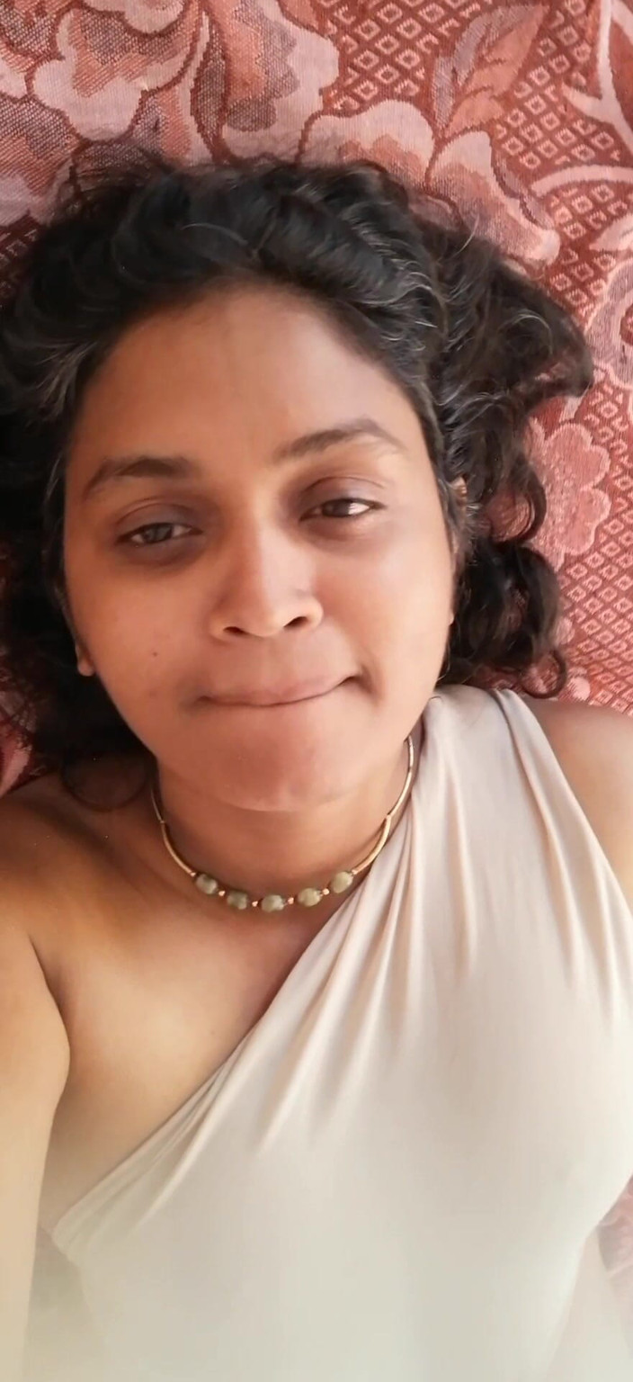 Tina Baby: Vídeo sexy para seduz enteado