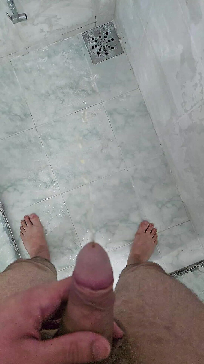Lkdick8: Dusch pinkeln 1