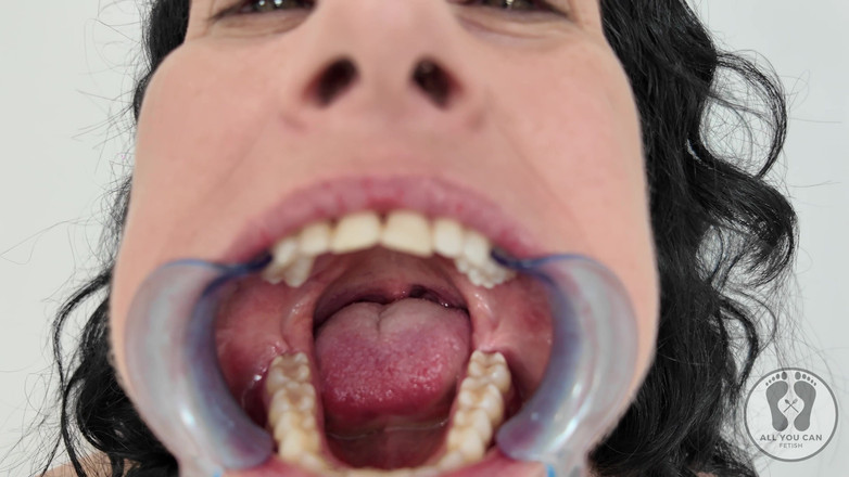 All You Can Fetish: 歯科衛生士のルーティン トップレスでの口フェチクローズアップ