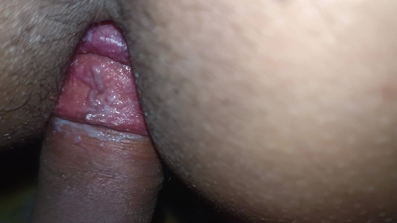 XXX Nepal: Jak se penis dostává do těsné vagíny teenagerky.