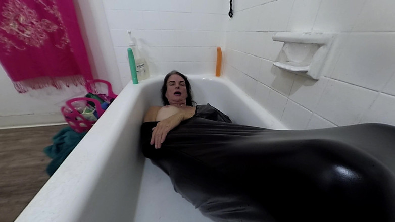 Lizzy Yum: Lizzy yum shemale orgasmo masturbazione da sola