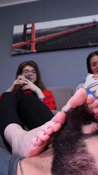 Double Foot Worship on Foreign Student Exchange