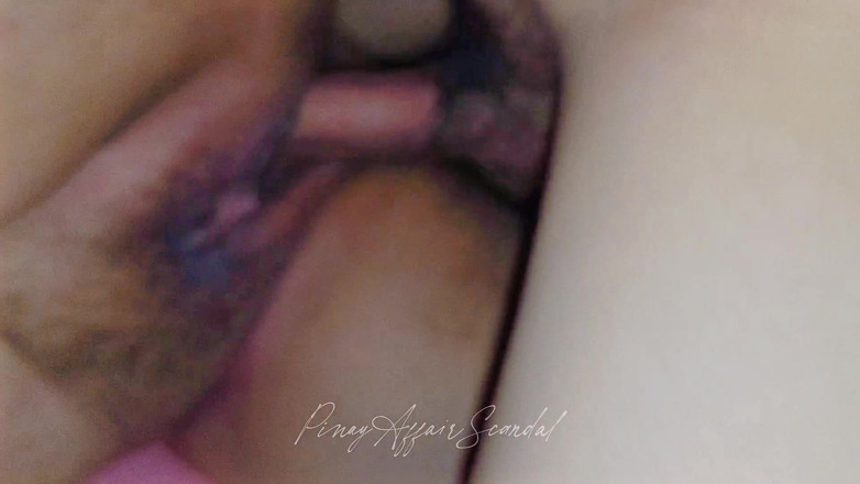 TeenPinayCloseUp: Pinay muito apertada, ele gozou muito cedo!