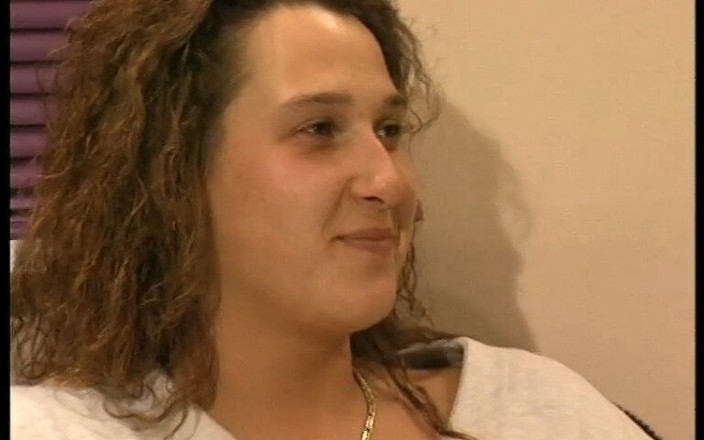 Strassenflirts by Magmafilm: Zwykła, fajna brunetka z sąsiedztwa z ładnym biustem