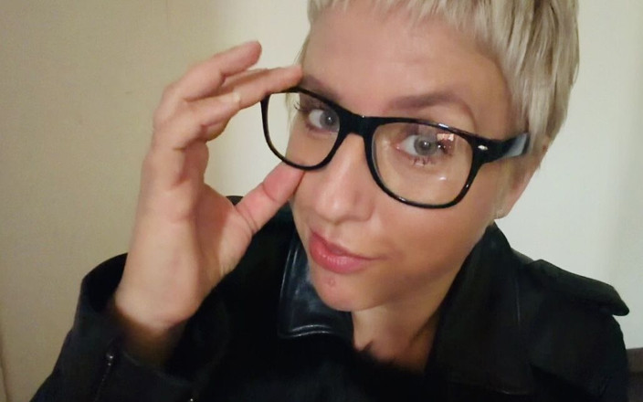 Eva Engel: MILF alemana en el borde de JOI - Cinco veces al...