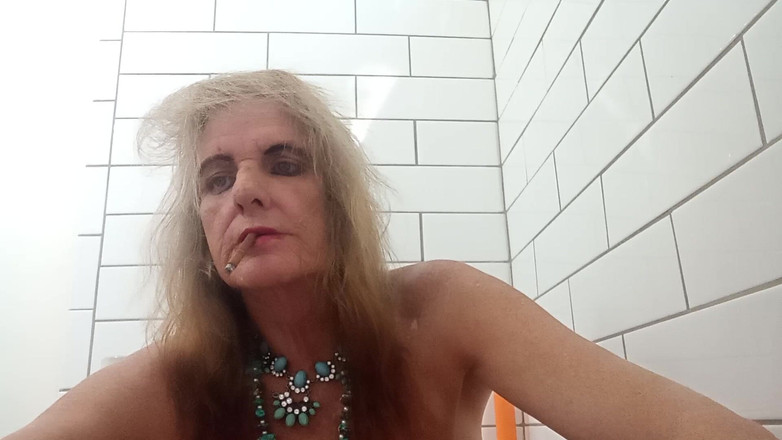 Lizzy Yum: Lizzy yum sd febbraio 2026 post-op la trans si masturba con...