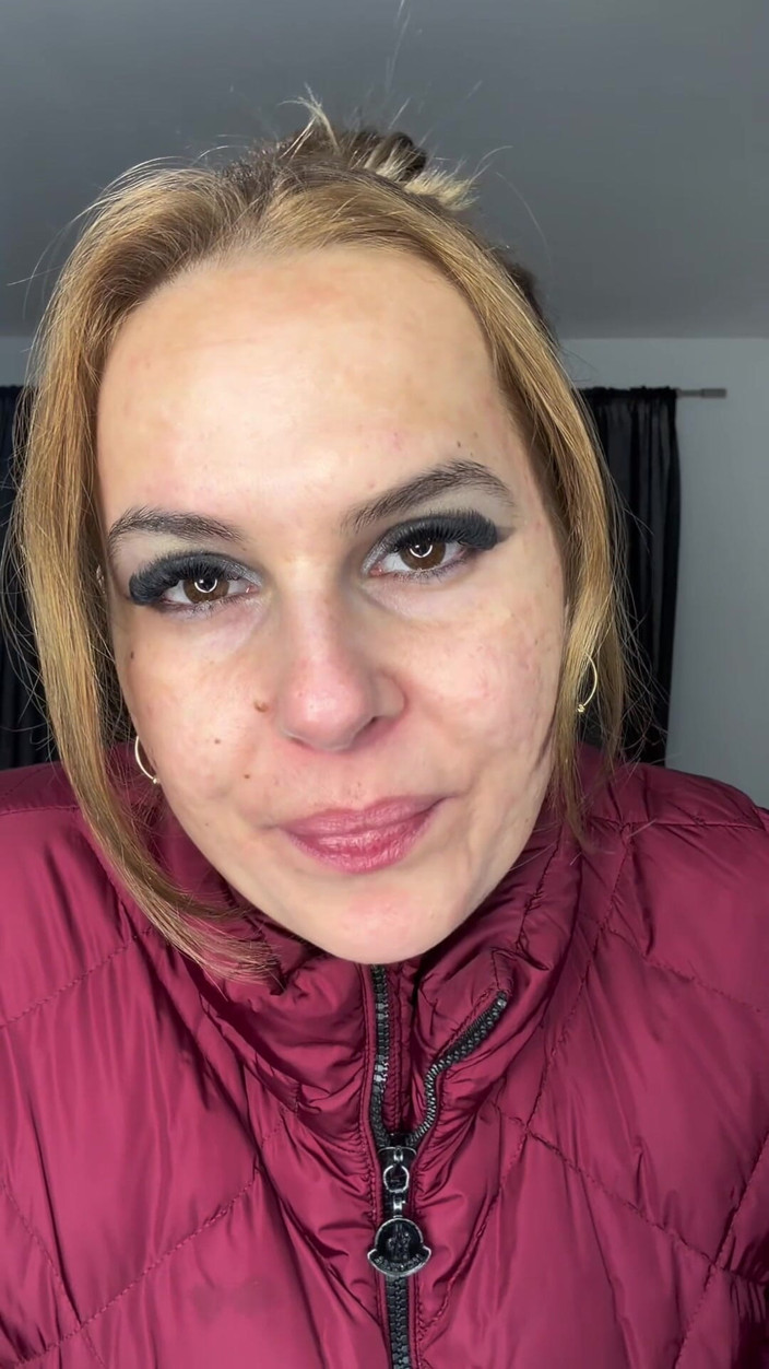 Sexy_Emeli: Puckered Lips Face