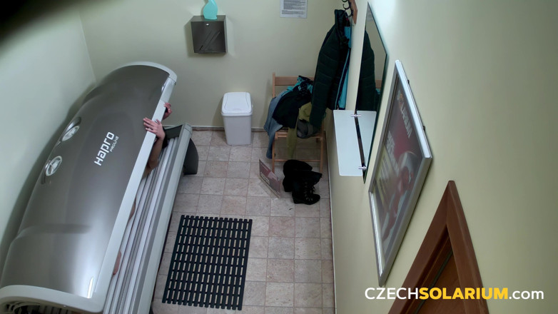 Czech Solarium: Tcheco Solarium 240: Exploração fumegante do solário da jovem