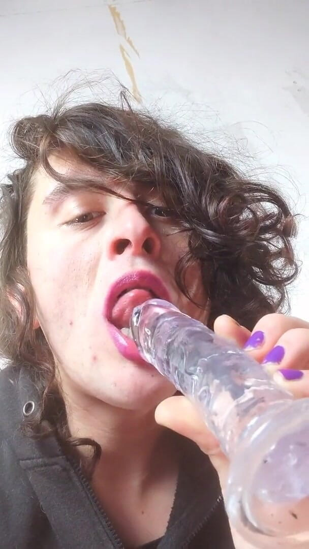 Sara B: Dildo blowjob Sara Nb