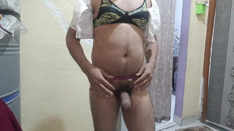 LovedSunsine1990: Hlavní apne manželka Ki Bra Ke Sath Masti Kar Raha...