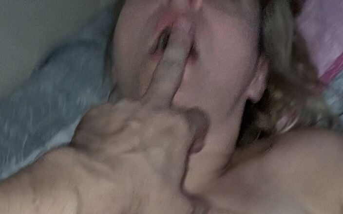 PlavaGazella: 아름다운 큰 엉덩이의 금발 밀프 따먹기