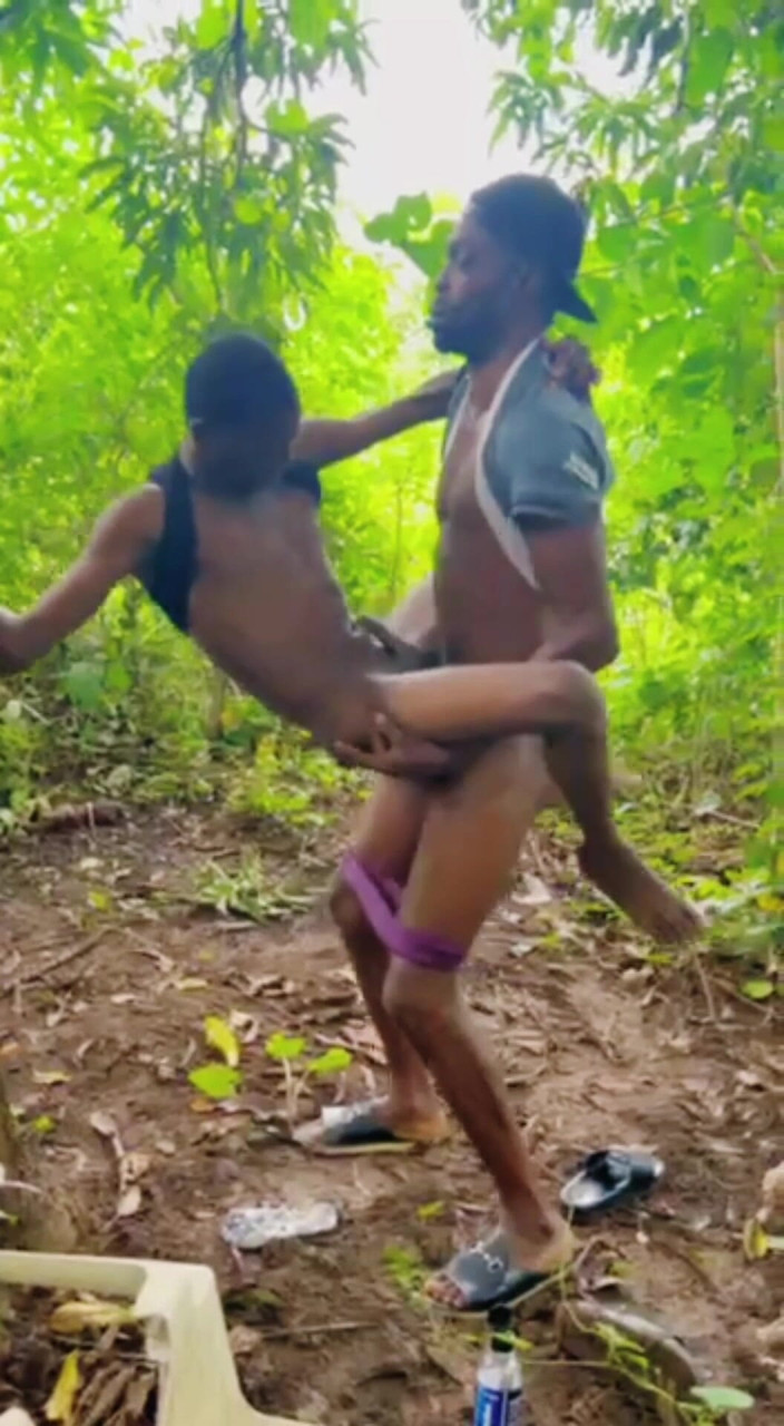 BLACKSHOOTERR: Atrapé a Mi Hermanastro Follando a Mi Hermano Dentro Del...