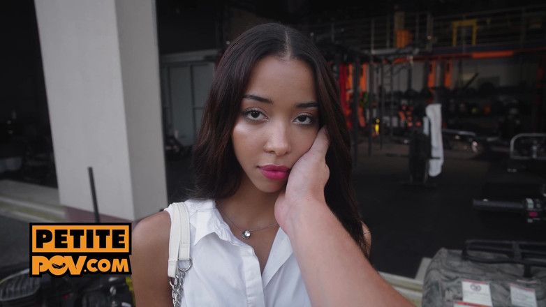 Petite POV: En primer plano - follando con la zorra traviesa Lia Lin