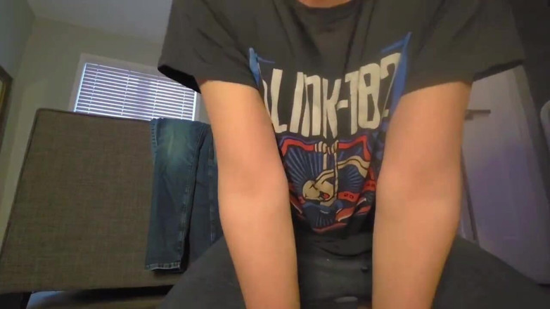 Kinkytwinkpamps: Loira twink encolhe você lambe e beija você