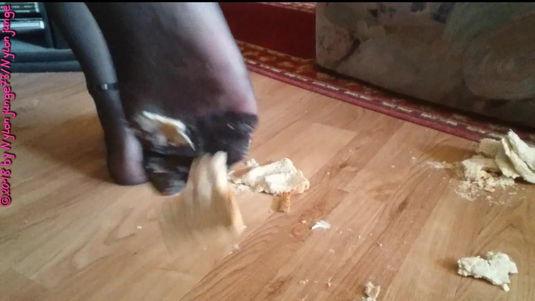 Carmen_Nylonjunge: Zerkleinerte schnitte mit toast