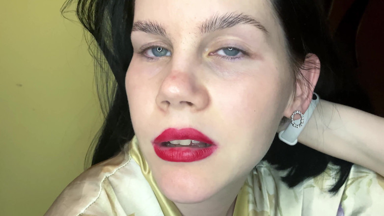 Anna Sky: Jätte kvinna i långsam mo och 4K
