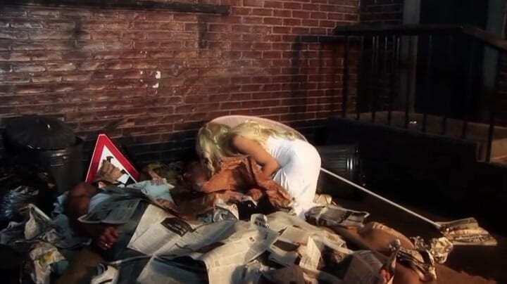 Darkko: Freches schätzchen fickt mit betteln