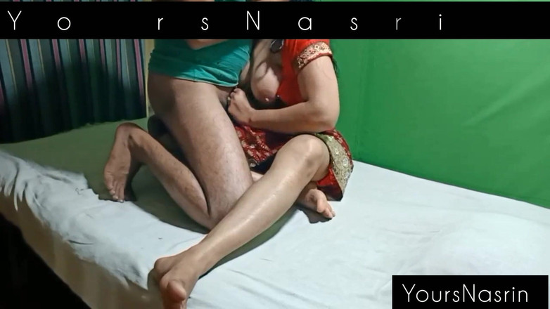 YoursNasrin: Hermosa esposa esperando a su marido en compartir