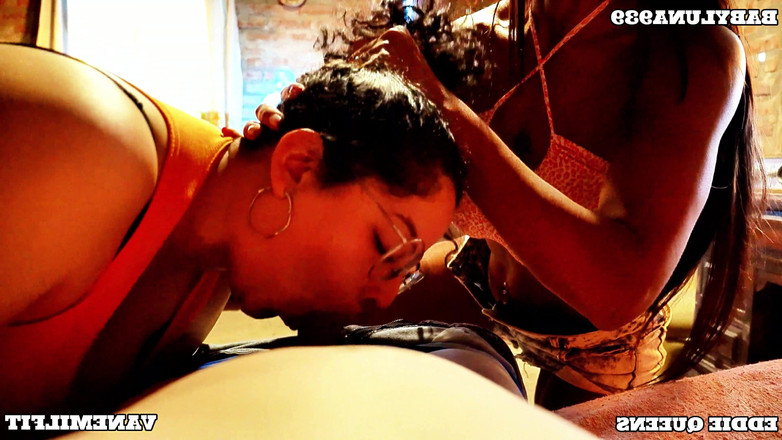 Babyluna939: Istri nakal kulit hitam kekasihku mergokin kami selingkuh dan mengambil...