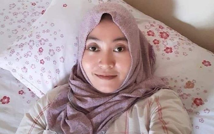 Jilbab69: Tesettürlü karımı zevkle seks yapmaya davet ediyorum