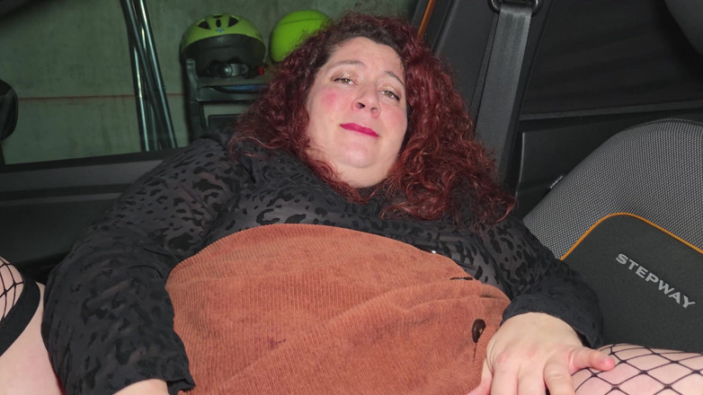 abricot sucree: My Neighbor Films Me in My Car