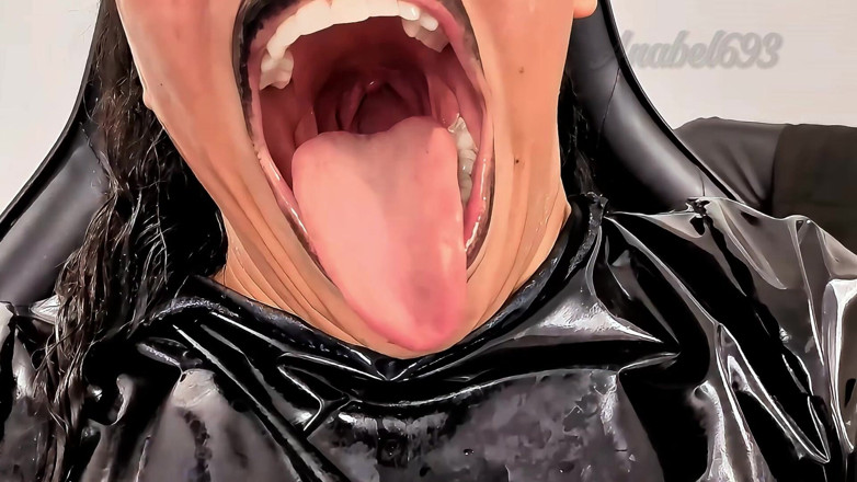 anabel693: Extreme Facial, Huge Natural Curves and Glossy Latex