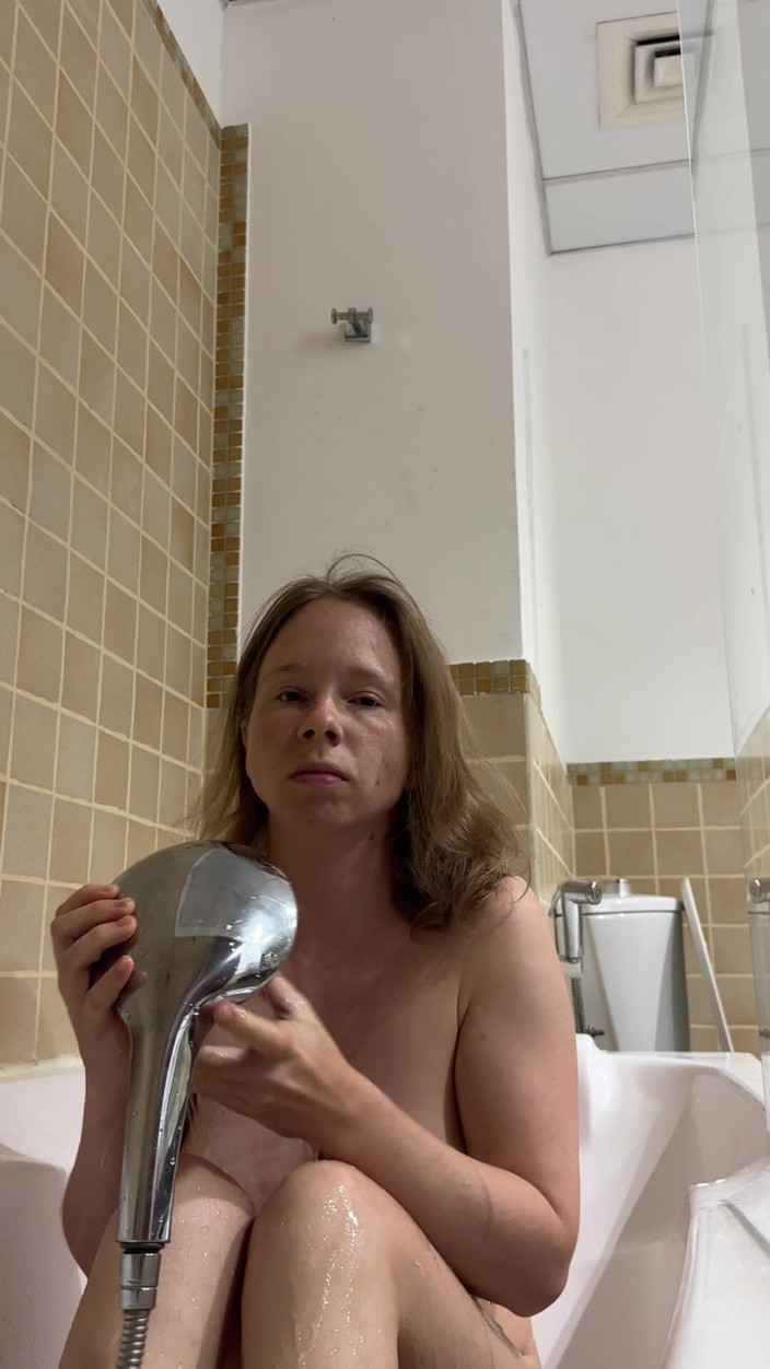 SweetLucy96: सींग का बना हुआ sagging स्तन के साथ किशोर