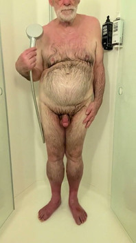 Coach Karl Starts His Hot Shower 7221