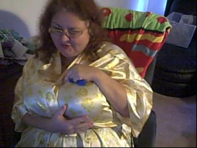 BBW nurse Vicki adventures with friends: Cam show de mí jugando con algunos globos