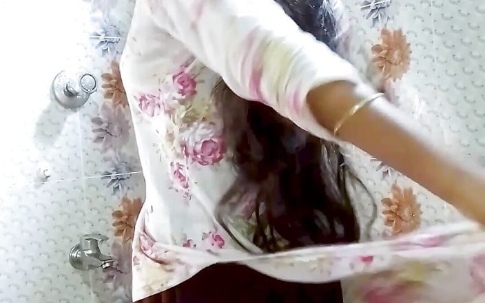 Sumaiya tasnim: Desi Student Girl Sumaiya Bathroom Fingering Hairy Pussy with Orgasm