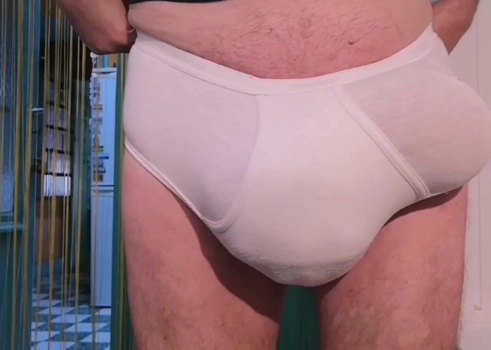 Monster_Meat_: गुप्त स्थान, दैनिक अंडरवियर