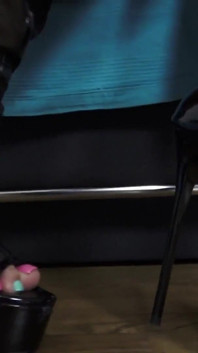 Cruel Reell`s Shoe Play!