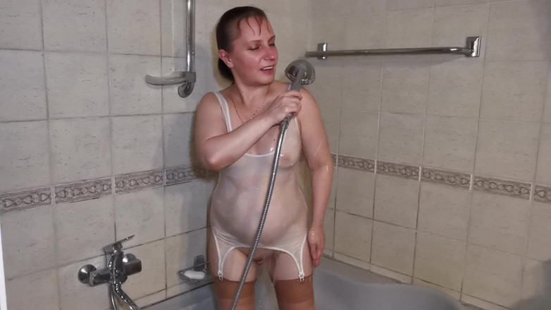 Michael Ernandes: Bukkake curativo in bagno - serie di vero sesso