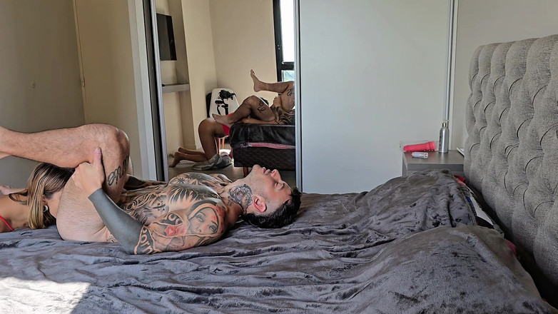 Young big apple: Amatérský pár má ráno sex. Dvojité proniknutí