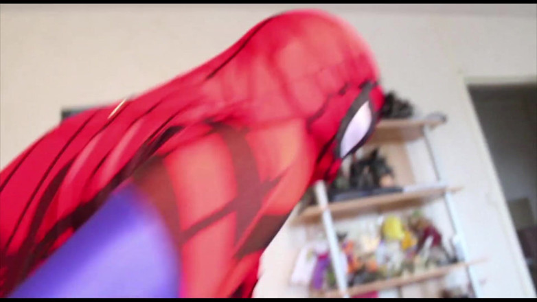 Nylon Xtreme: ゼンタイスーパーヒロインスパイダーガールフェラチオ