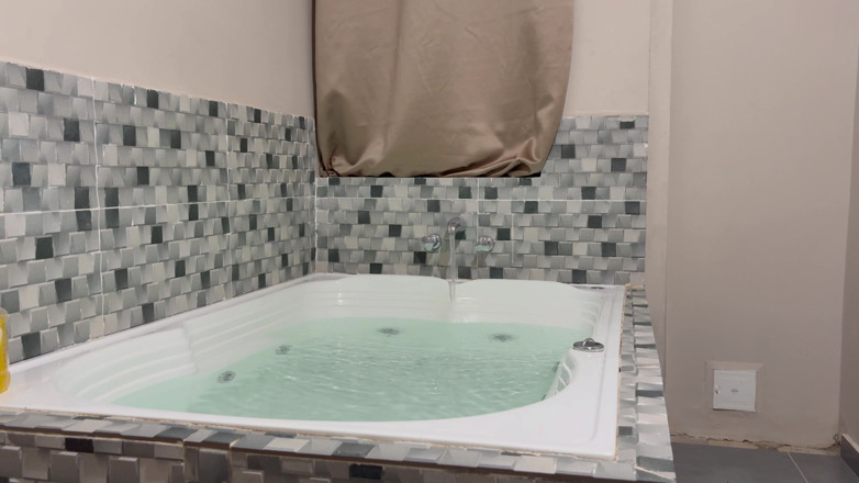 Teen amateur Latinas: Sex in the Jacuzzi -part 1