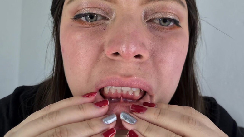 Alice H: Fétiche de la bouche