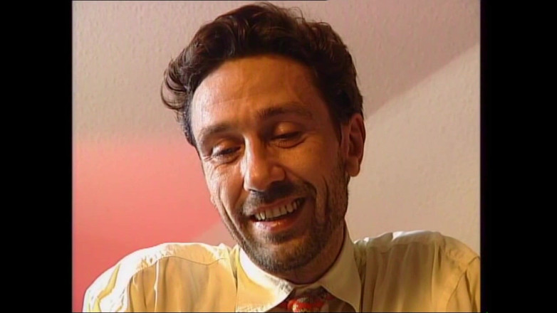 Deutschland porn: Con điếm Latinh hứng tình đã rất hài lòng khi cô ấy được đụ bởi...