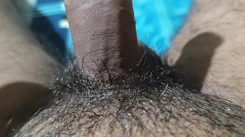 Hot Chilli 2025: Asijský sexy kluk si užívá hraní s ptákem v místnosti