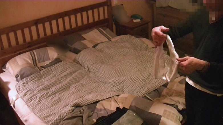 Mark Hannes: Kalhotky v posteli (od 52leté staré nevlastní matky) Masturbace